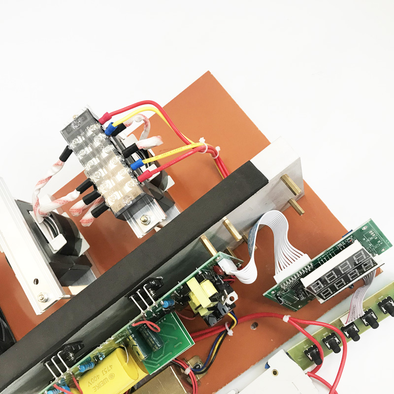 ultrasonic vibrator circuit with ultrasonic cleaning transducer