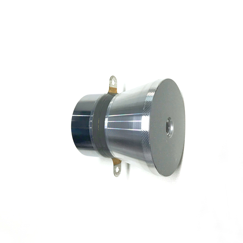 BLT ultrasonic transducer for industrial cleaning